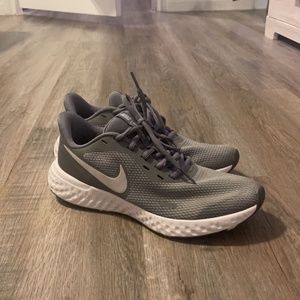 Nike Revolution Womens Running Shoes